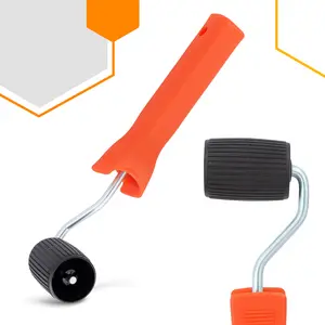 Wałek dociskowy do tapet beczkowy z uchwytem