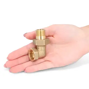 Śrubunek mosiężny kątowy 1/2'' GW x 1/2'' GZ