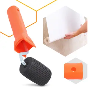 Wałek dociskowy do tapet beczkowy z uchwytem